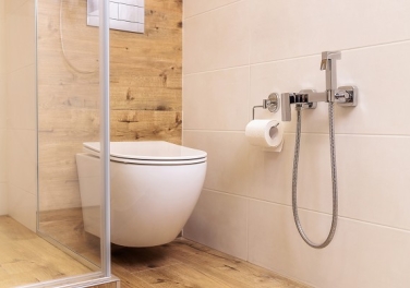 Como decorar um banheiro pequeno gastando pouco